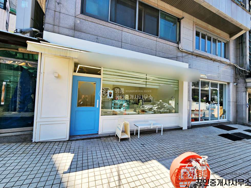 서울 강남구 신사동 가로수길 인근 I 깔끔한 인테리어 I 카페추천 I 소형상가 월세 매물번호 10802 사진 2