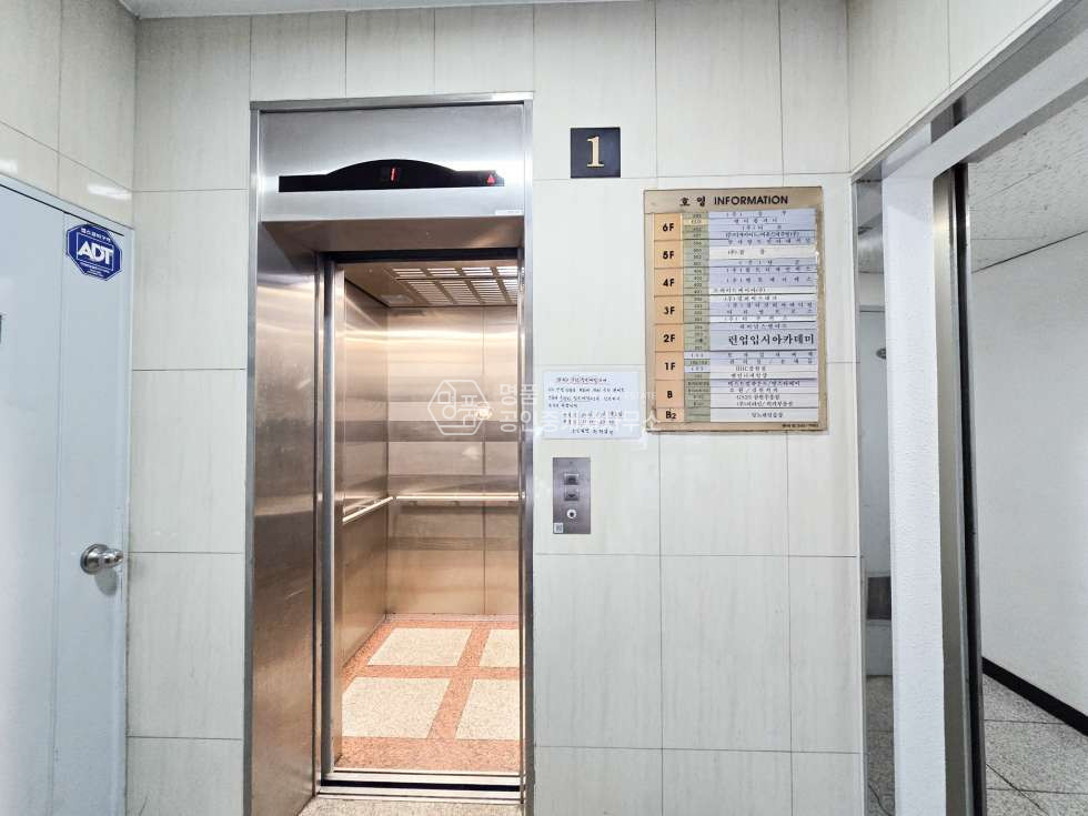 서울 서초구 잠원동 신사역 5분이내 초가성비 매물 월세 매물번호 10147 사진 2