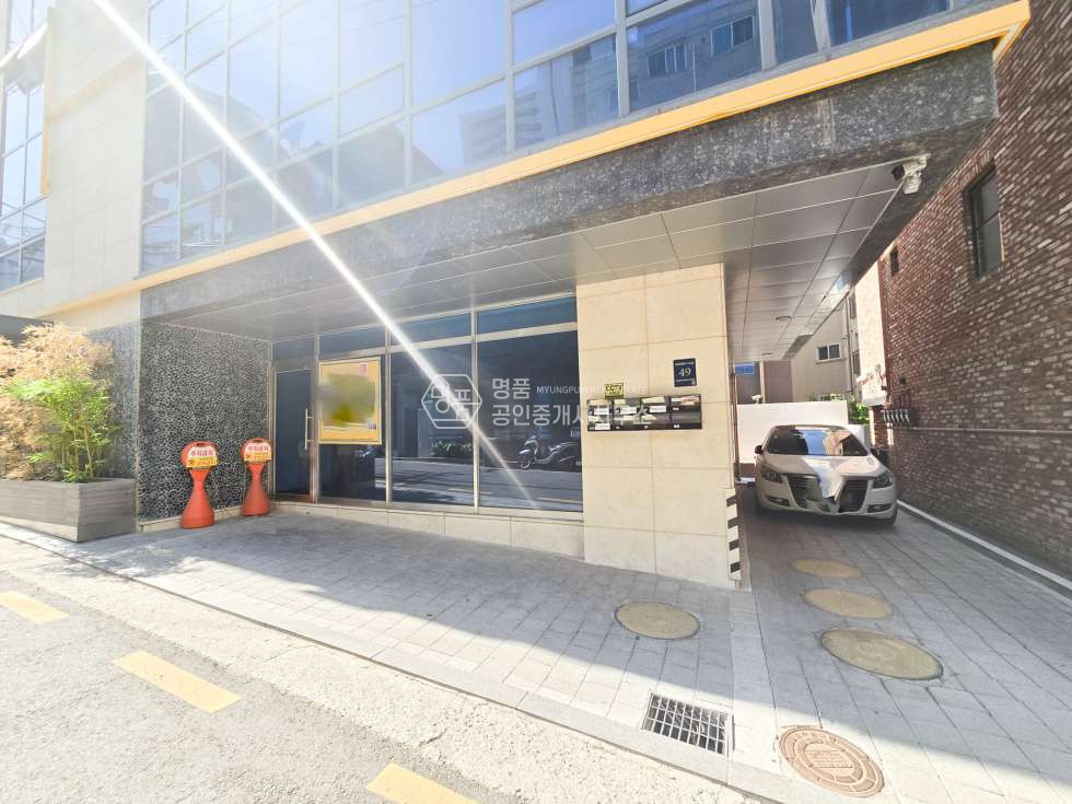 서울 강남구 논현동 논현초 인근 신축 컨디션 사무실 깔끔합니다 월세 매물번호 10324 사진 2