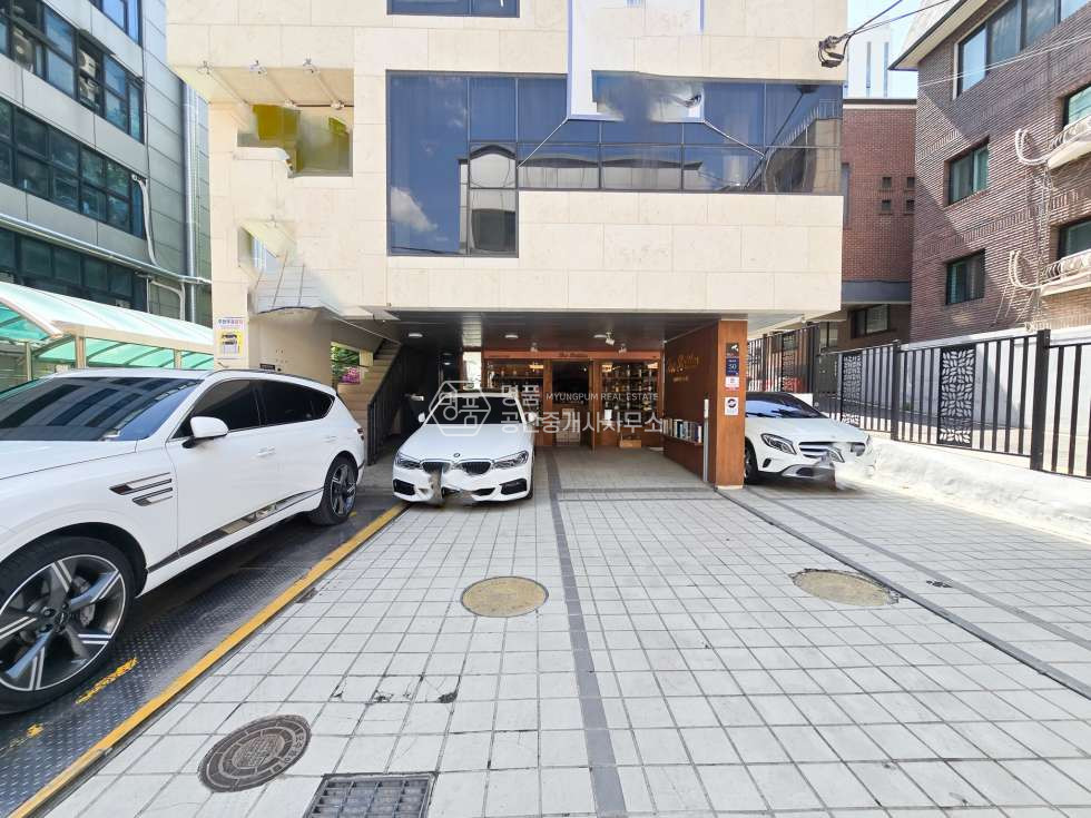 서울 강남구 논현동 주건축물제1동 신논현, 논현역 더블역세권 신축 첫입주 월세 매물번호 10360 사진 2