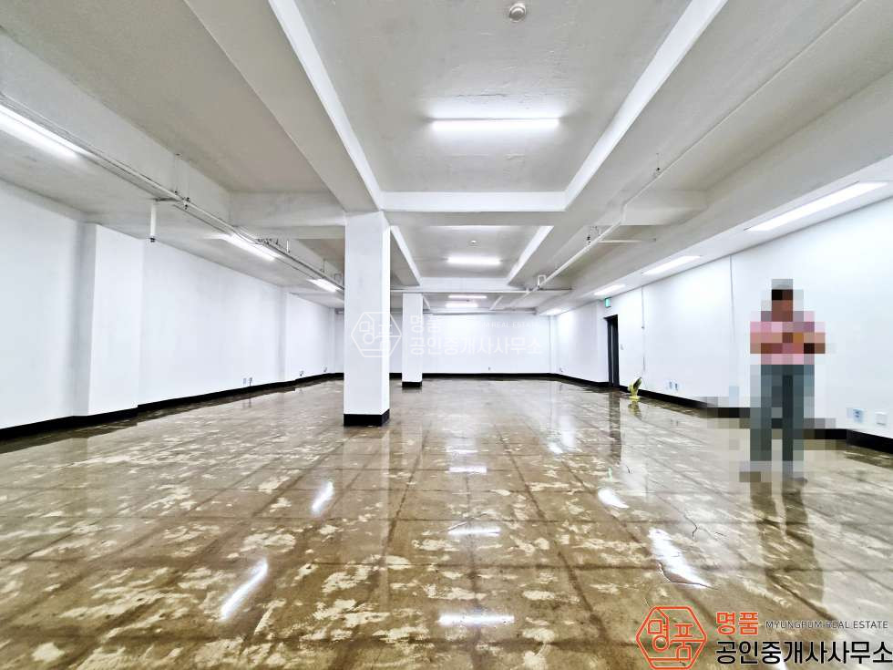 서울 강남구 신사동 주건축물제1동 사진有 I 40P 지하상가 I 을지병원사거리 I 수도인입 월세 매물번호 10443 사진 3