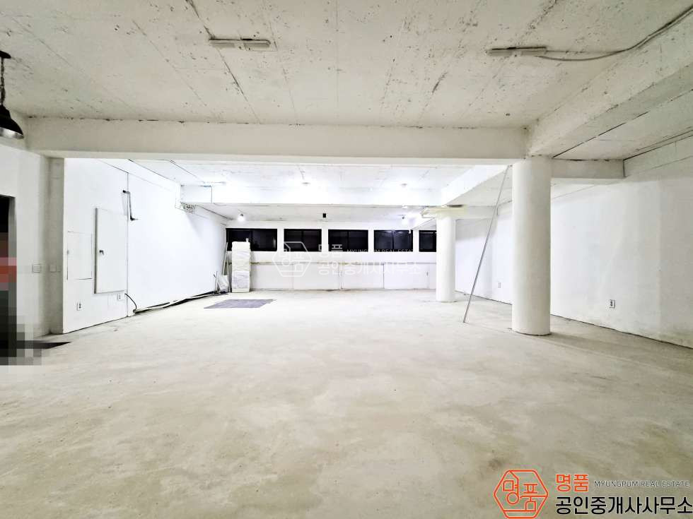 서울 강남구 신사동 35P 지하상가 I 압구정역세 I 무권리 I 가성비 월세 매물번호 10444 사진 1