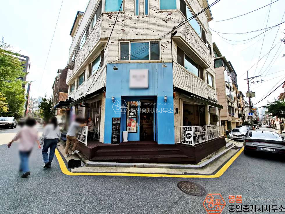 서울 강남구 역삼동 10P 카페 I 구역삼사거리 I 복합상권 I 가성비상가 월세 매물번호 10483 사진 1