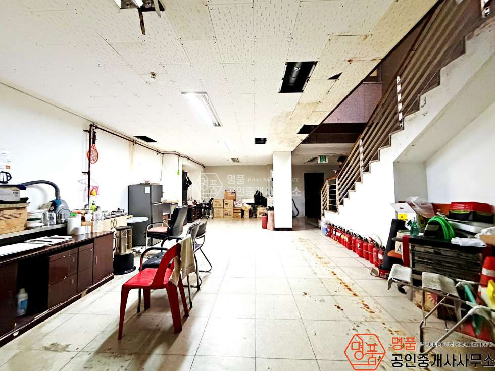 서울 서초구 반포동 미주빌딩동 40P 다용도상가 I 논현역세권 I 단독출입구 I 무권리 월세 매물번호 10505 사진 1