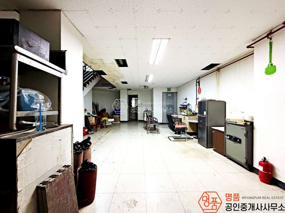 서울 서초구 반포동 미주빌딩동 40P 다용도상가 I 논현역세권 I 단독출입구 I 무권리 월세 매물번호 10505 사진 2