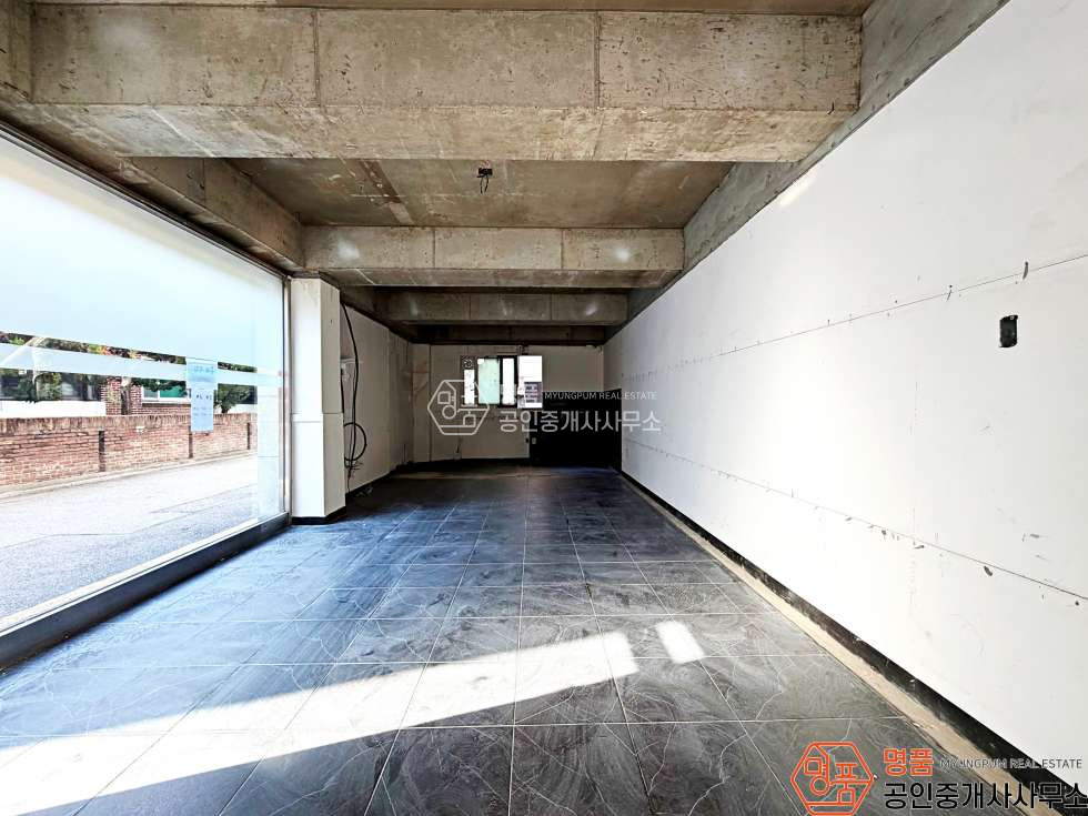서울 강남구 역삼동 사진 有 I 10P 상가 I 역삼역 I 무권리 I 코너1층 월세 매물번호 10513 사진 3