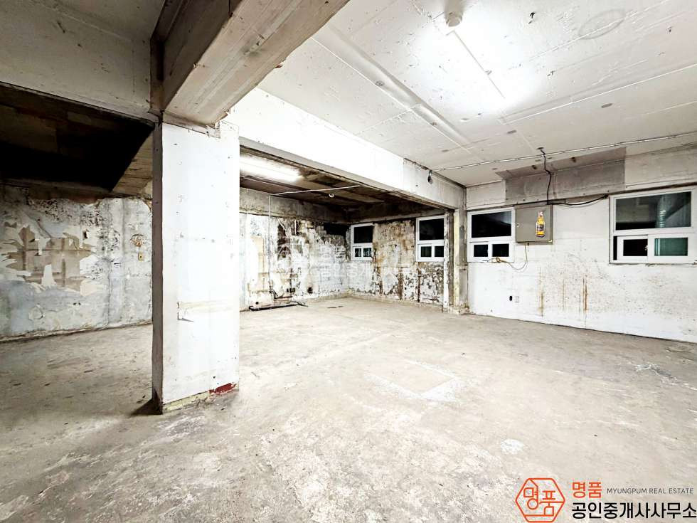 서울 강남구 논현동 20P 상가 I 강남구청역세 I 대로변 I 넓은전면 I 주차2대 월세 매물번호 10554 사진 10
