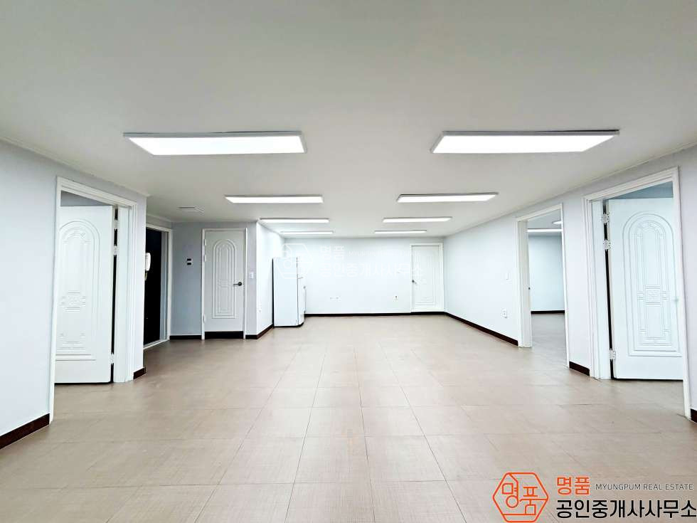 서울 강남구 논현동 33P 사무실 I 논현역세 I 옥상사용가능 I 가성비 I 주거형사무실 월세 매물번호 10591 사진 3
