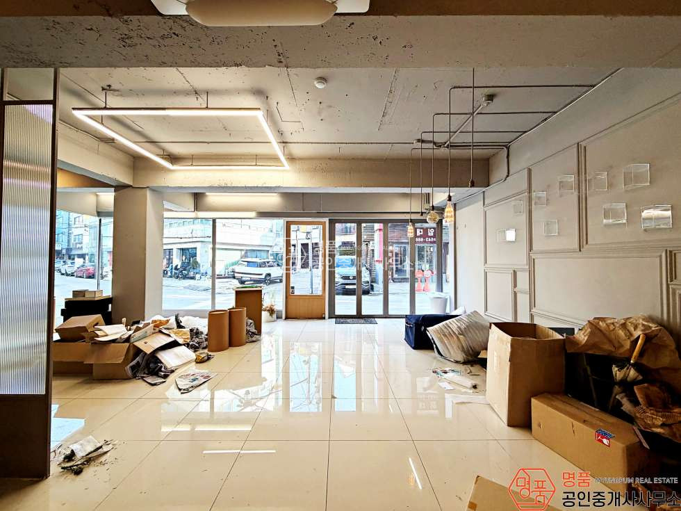 서울 강남구 신사동 사진有 I 29P 상가 I 채광우수 I 내부깔끔 I 노출최상1층 월세 매물번호 10638 사진 3