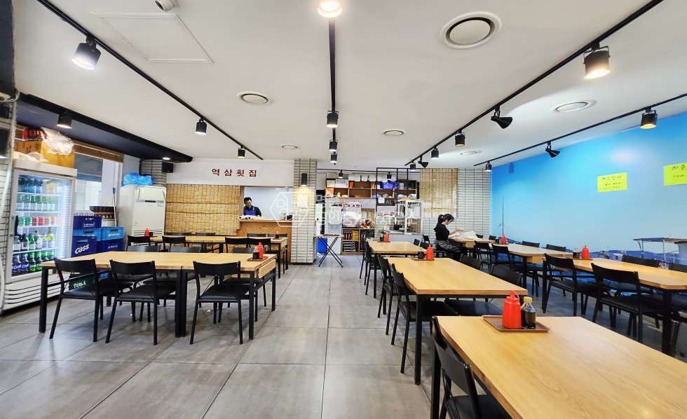서울 강남구 역삼동 30P 음식점 I 강남역 1층 I 2면 코너 I 주차 편리 월세 매물번호 10747 사진 2