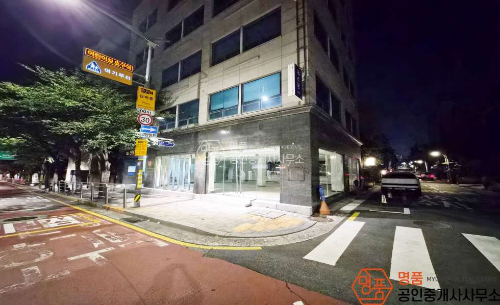 서울 강남구 역삼동 45Pㅣ역삼초인근ㅣ코너자리ㅣ베이커리카페 추천 월세 매물번호 10769 사진 1