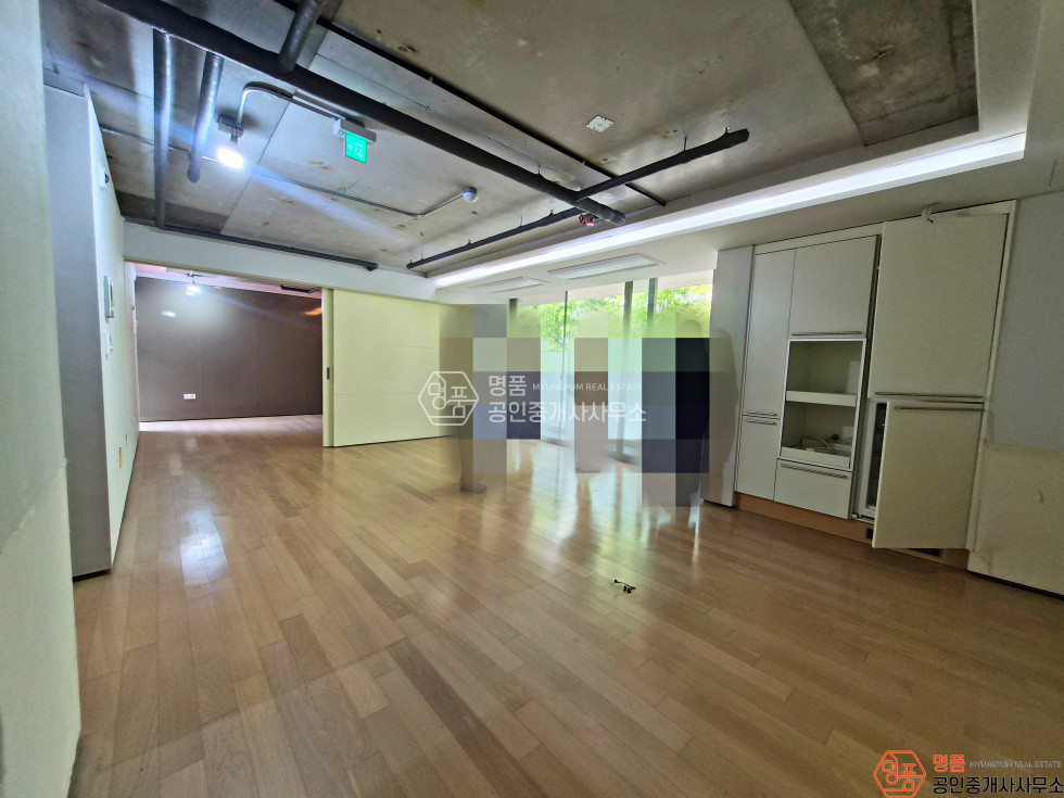서울 강남구 청담동 19P 압구정 상가 I 청담 명품거리 이면 I 테라스 有 I 그린뷰 월세 매물번호 10890 사진 1