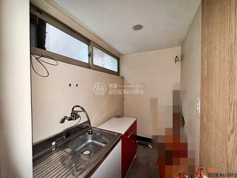서울 강남구 논현동 22P I 통창 I 코너자리 I 채광굿 I 가성비 월세 매물번호 10992 사진 7