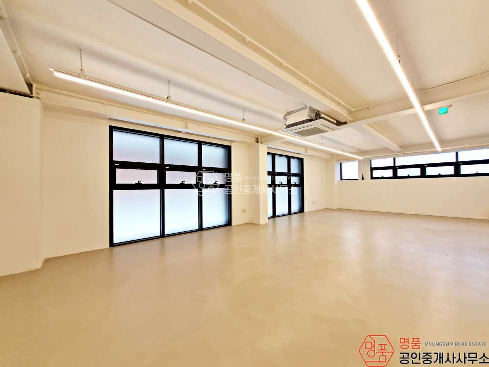 서울 강남구 논현동 사진有 I 논현역 24P I 올리모델링 I 가성비사무실 월세 매물번호 11326 사진 2
