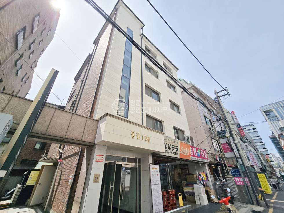서울 강남구 논현동 논현역 도보 5분 깔끔한 가성비 사무실 월세 매물번호 10200 사진 1