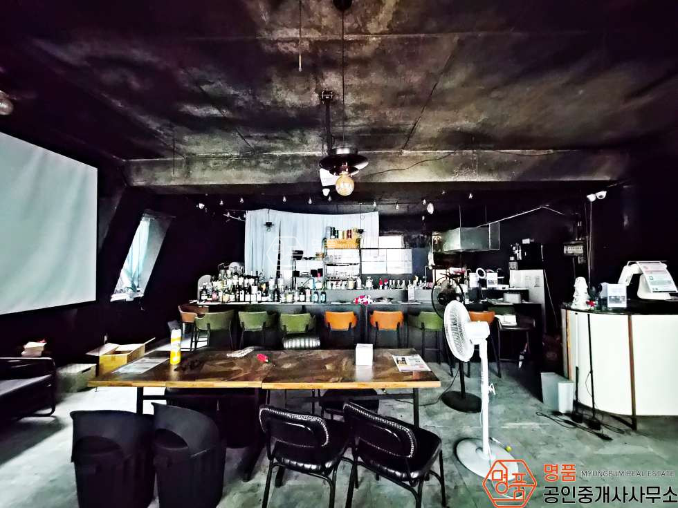 서울 강남구 논현동 27P 상가 l 논현메인 l 먹자상권 l 유동인구多 l 무권리 월세 매물번호 10286 사진 1