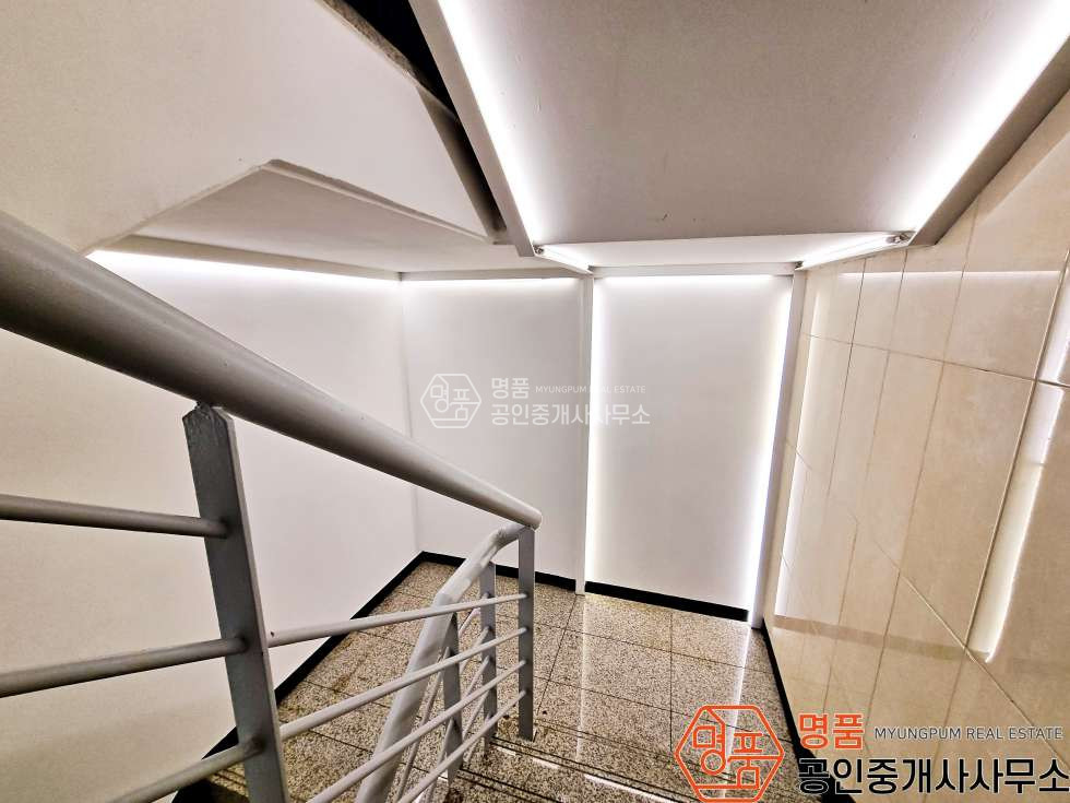 서울 서초구 잠원동 52P 지하상가 I 신사역 I 내부수리 I 스프링쿨러완비 I 무권리 월세 매물번호 10542 사진 7