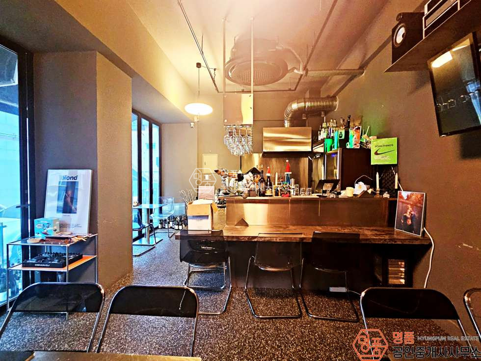 서울 강남구 논현동 14P 주점 l 논현동 1층 l 역세권 l 권리 협의 월세 매물번호 10067 사진 1