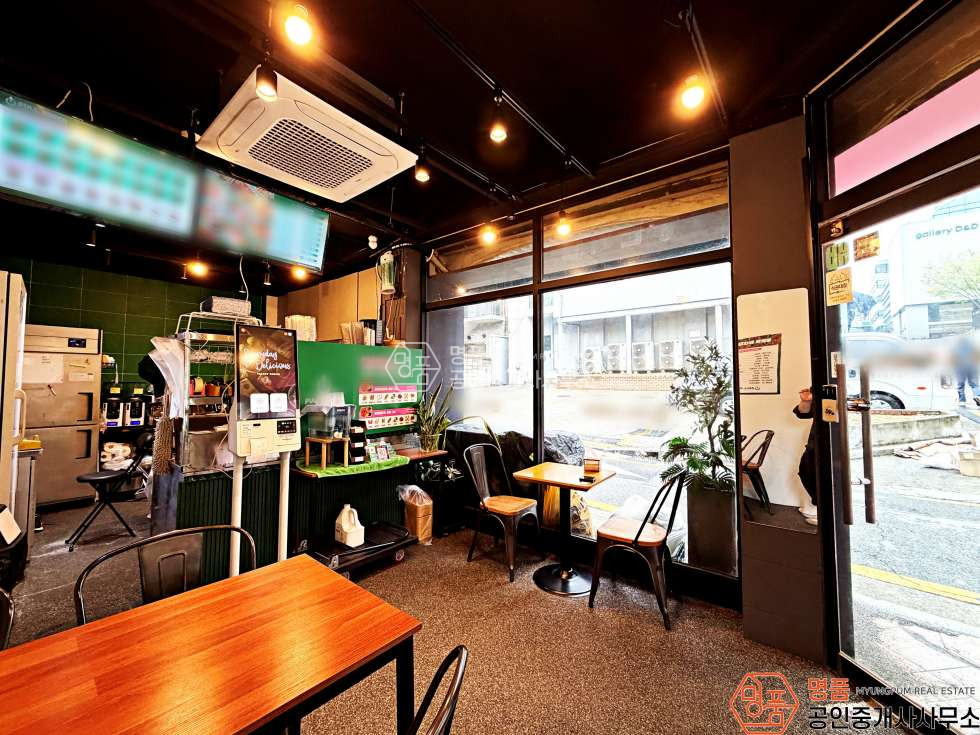 서울 강남구 논현동 소형상가 l 논현역세 l 대로변이면 l 무권리 l 1층코너자리 월세 매물번호 10174 사진 3