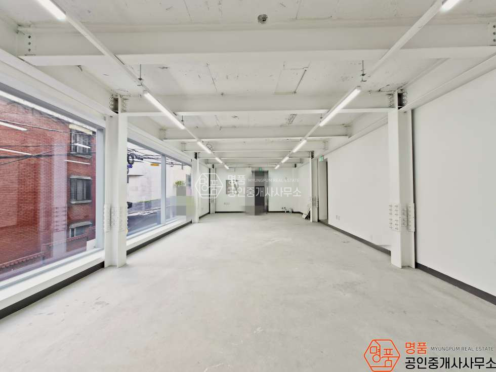 서울 강남구 논현동 20P 상가 I 언주역인근 I 통창채광 I 무권리 월세 매물번호 10187 사진 2