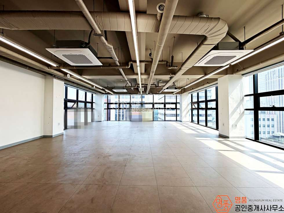 서울 서초구 반포동 34P 병의원 I 논현초역세 I 강남대로사거리 I 대로변 월세 매물번호 10037 사진 1