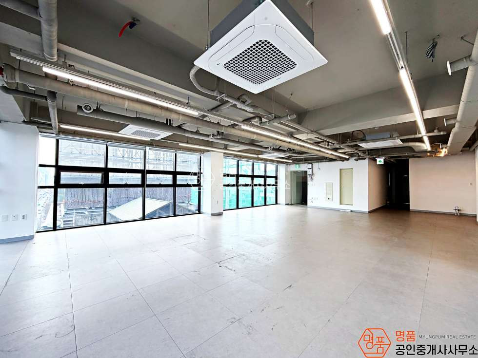 서울 서초구 반포동 34P 병의원 I 논현초역세 I 강남대로사거리 I 대로변 월세 매물번호 10037 사진 6