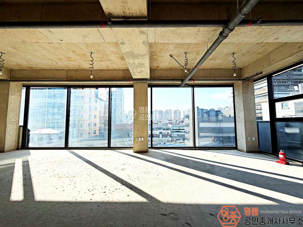 서울 강남구 논현동 49P상가사무실 I 신논현초역세 I 루프탑 I 3면유리창 월세 매물번호 10294 사진 4