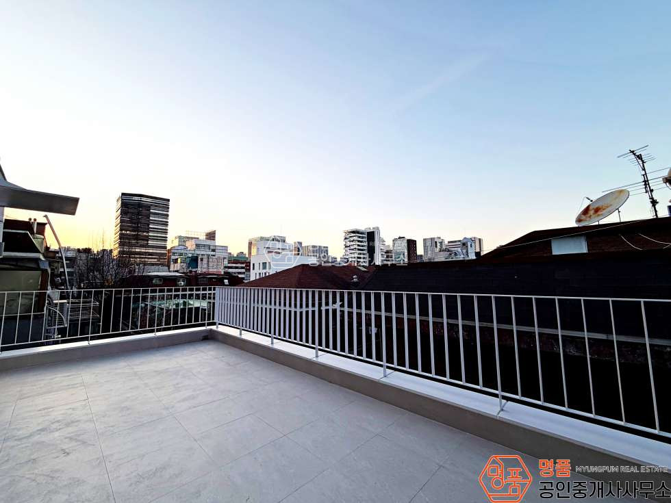 서울 강남구 논현동 31P 상가 I 신논현역세 I 신축첫입주 I 화이트톤 I 네모반듯 월세 매물번호 10302 사진 5