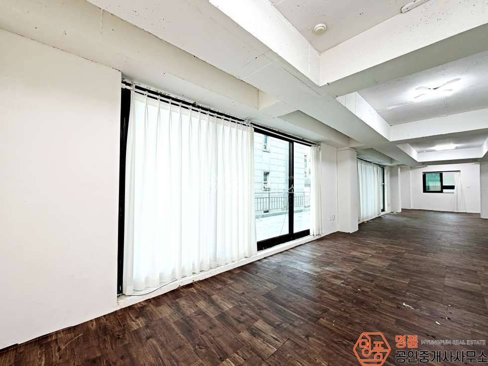 서울 강남구 논현동 25P 상가 I 논현초 I 테라스 I 엘베 有 I 무권리 월세 매물번호 10341 사진 3
