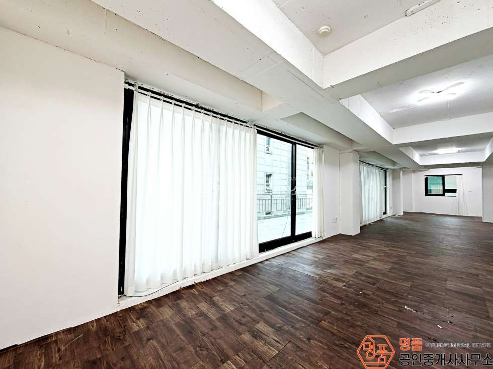 서울 강남구 논현동 25P 상가 I 논현초 I 테라스 I 엘베 有 I 무권리 월세 매물번호 10341 사진 5