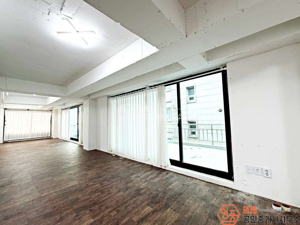 서울 강남구 논현동 25P 상가 I 논현초 I 테라스 I 엘베 有 I 무권리 월세 매물번호 10341 사진 6