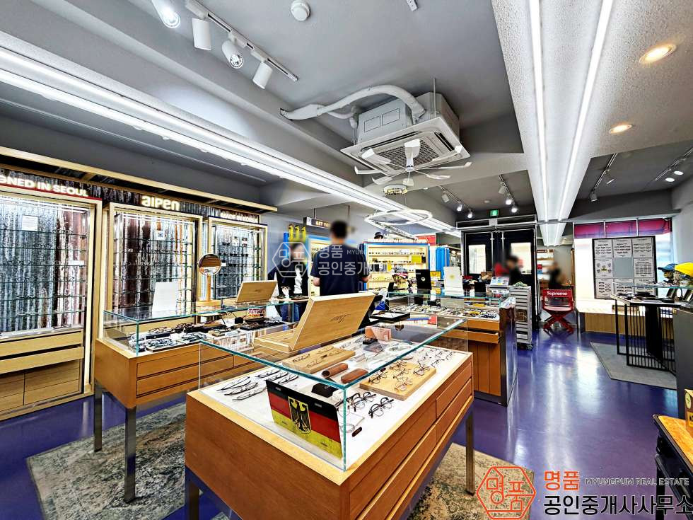 서울 강남구 신사동 25P 상가 I 신사세로수길 I 메인상권 I 노출최상 I 1층상가 월세 매물번호 10388 사진 3