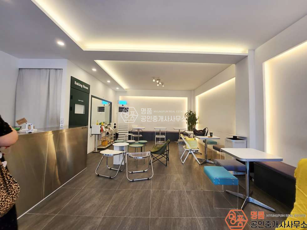 서울 강남구 논현동 20P 상가 l 학동역인근 l 자주식주차 l 대로변접근성 l 최상1층 월세 매물번호 10391 사진 1
