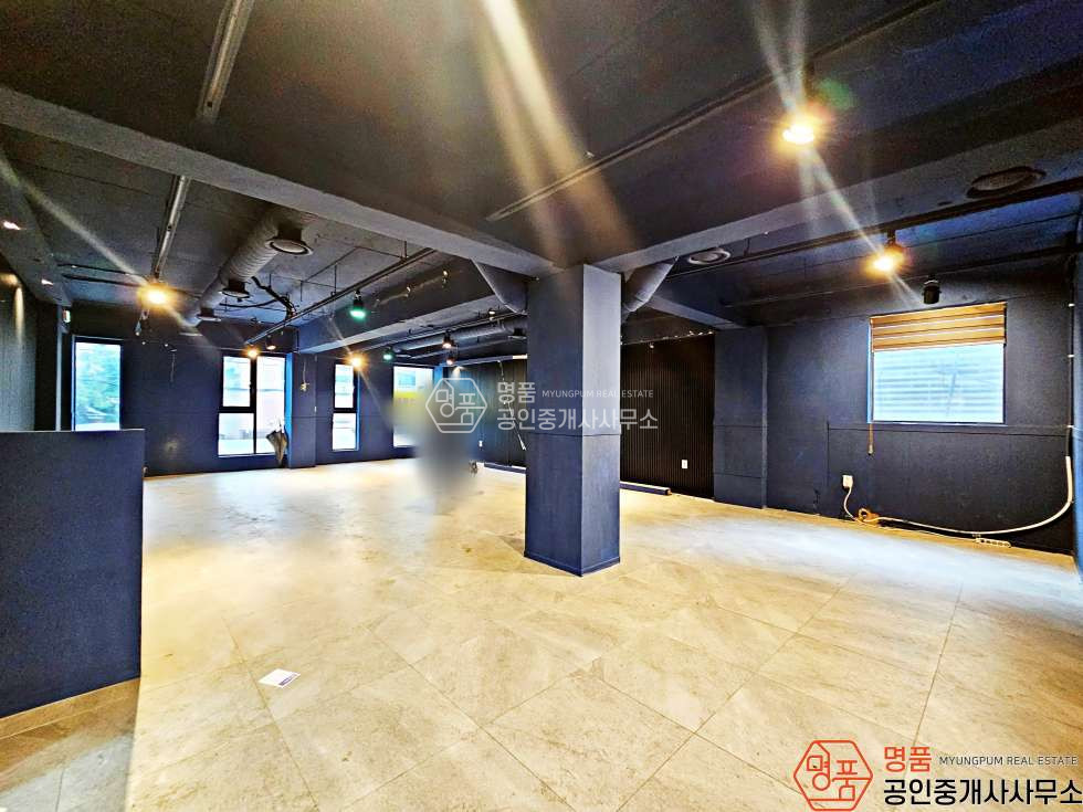 서울 강남구 논현동 32P 상가 l 논현역 역세권 l 무권리 l 요식업 가능 월세 매물번호 10397 사진 2