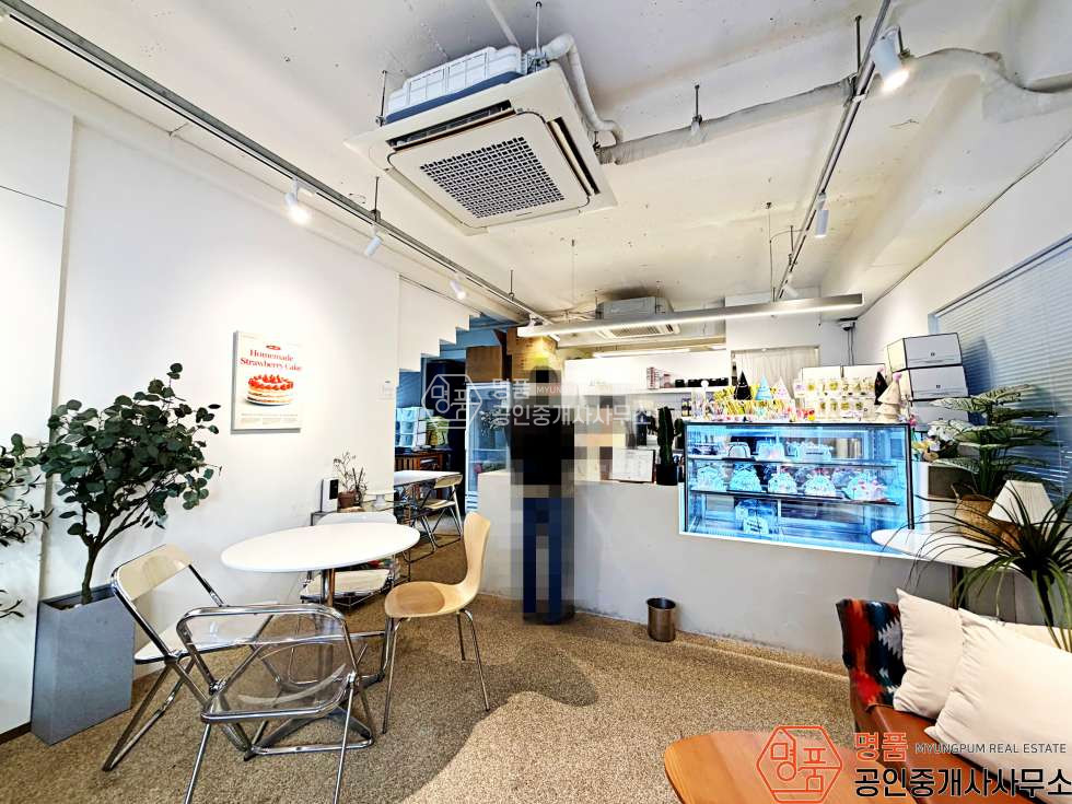 서울 강남구 논현동 18P 상가 I 논현초인근 I 인테리어 I 화이트톤 I 노출최상 1층 월세 매물번호 10407 사진 2