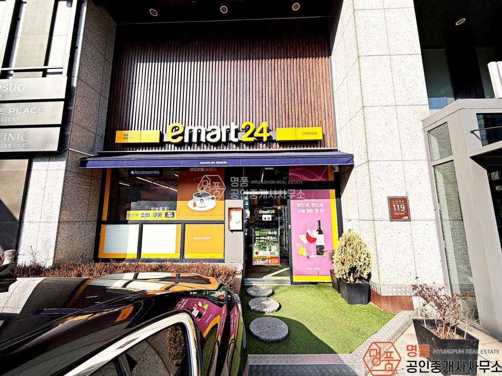 서울 강남구 신사동 16P 소매점 I 신사초역세 I 무권리 I 노출최상 I 1층상가 월세 매물번호 10602 사진 1