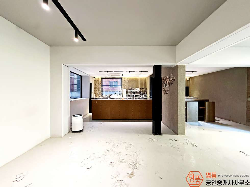 서울 강남구 신사동 29P 상가 I 가로수길 I 무권리 I 유명카페자리 I 단독층상가 월세 매물번호 10631 사진 5