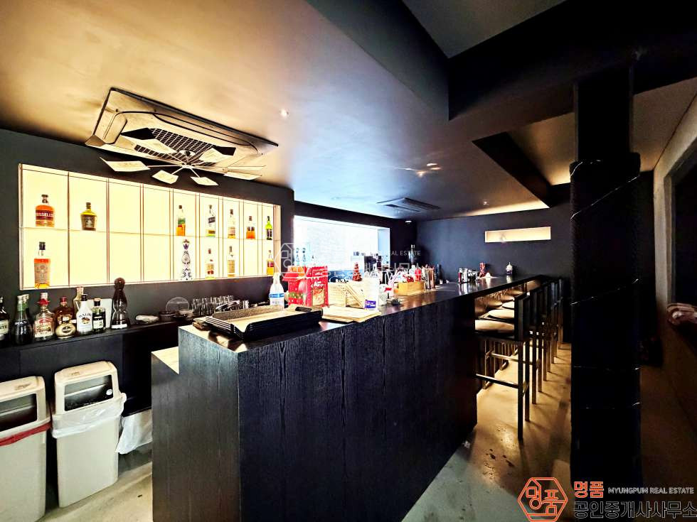 서울 강남구 신사동 29P 상가 I 가로수길 I 무권리 I 유명카페자리 I 루프탑상가 월세 매물번호 10632 사진 2