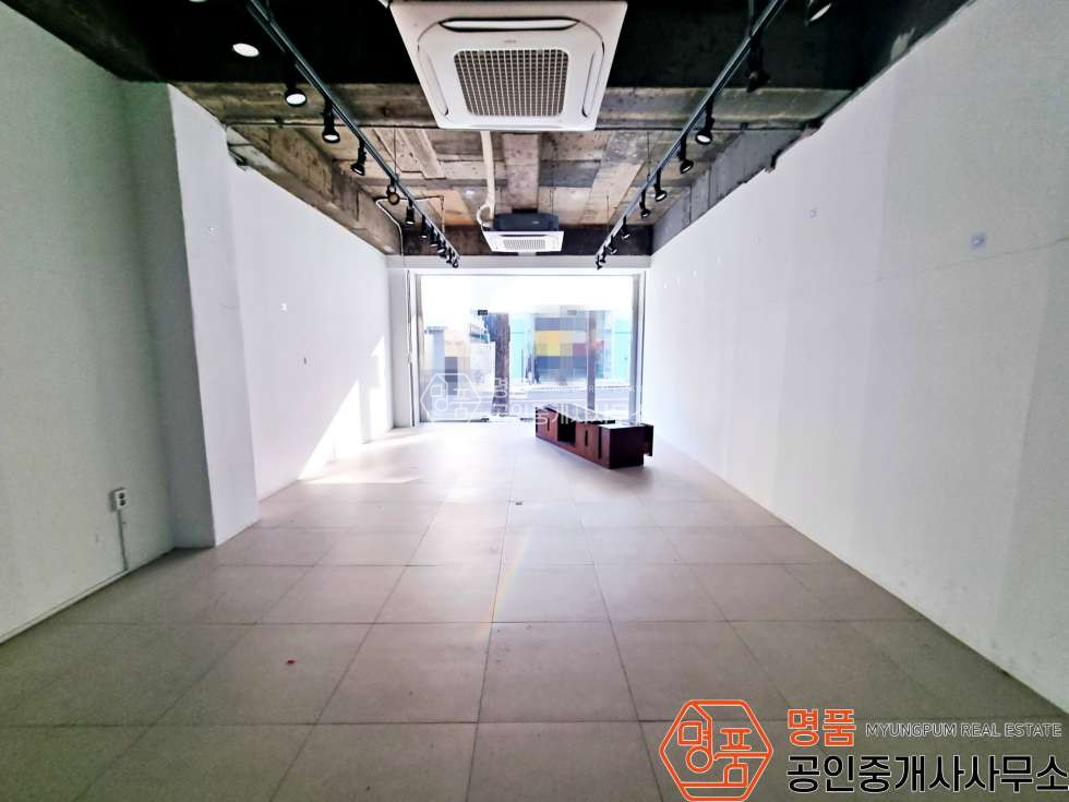 서울 강남구 신사동 14P 상가 I 가로수길 I 메인상권 I 대로변 I 1층상가 월세 매물번호 10643 사진 1