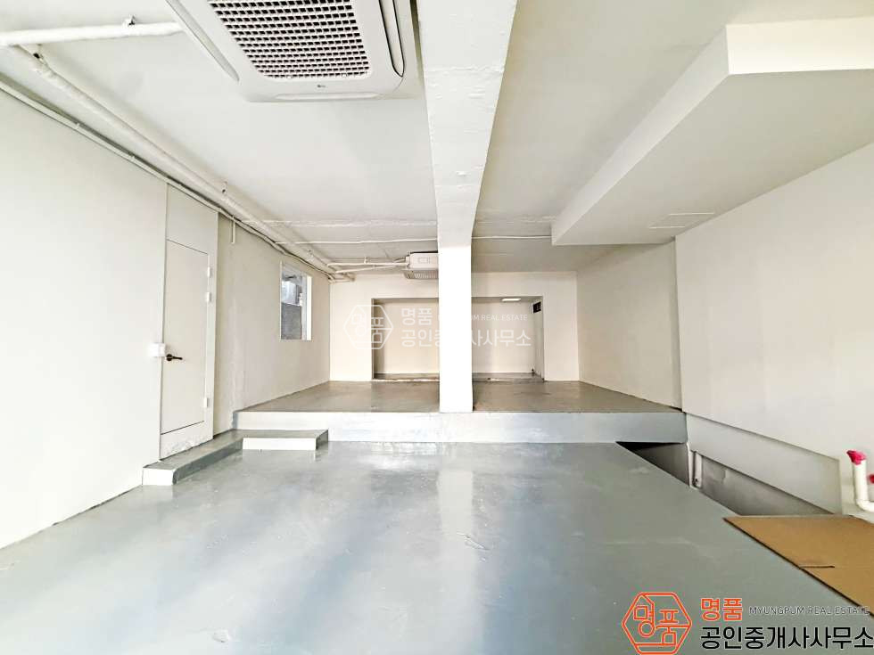 서울 강남구 신사동 23P 상가 I 가로수길인근 I 다용도점포 I 높은층고 I 연층임대 월세 매물번호 10657 사진 5