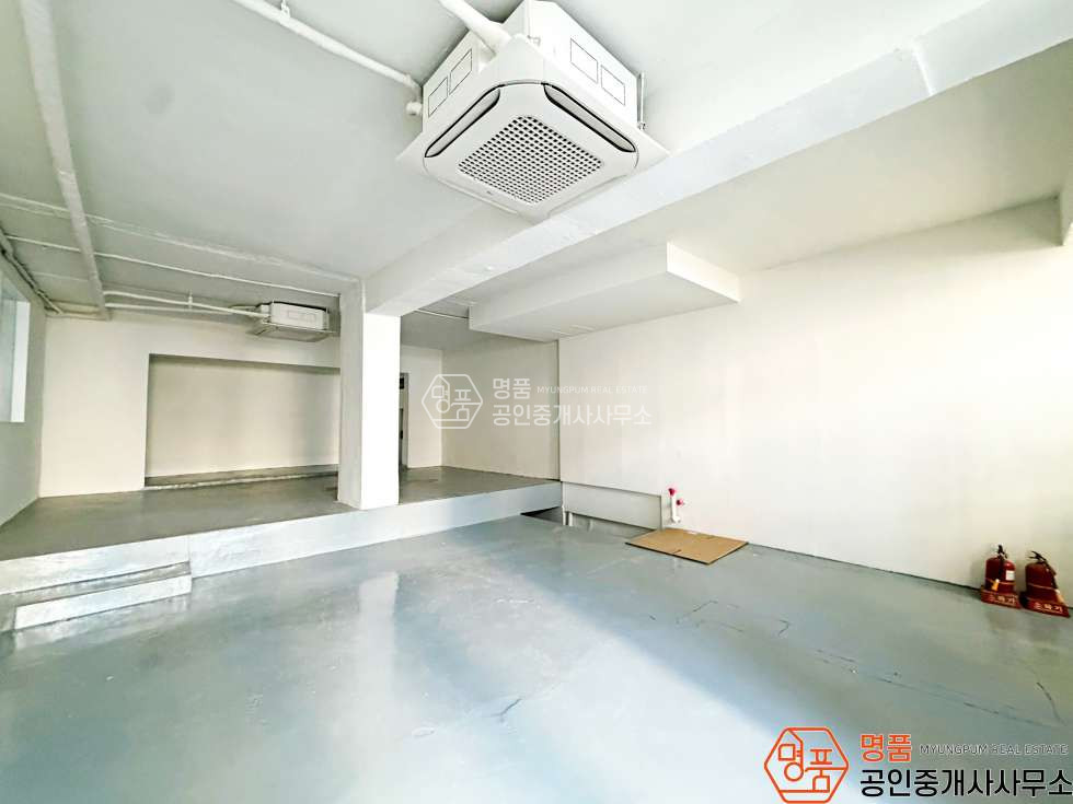 서울 강남구 신사동 23P 상가 I 가로수길인근 I 다용도점포 I 높은층고 I 연층임대 월세 매물번호 10657 사진 6