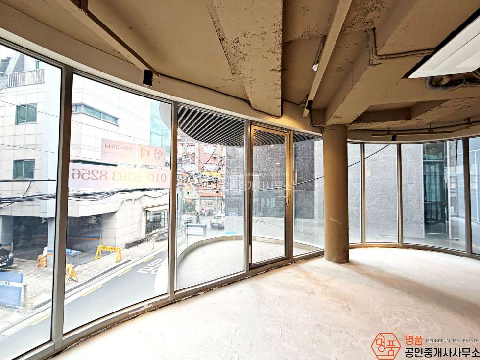 서울 강남구 신사동 주건축물제1동 34P 상가 I 세로수길 I 내외관깔끔 I 무권리상가 월세 매물번호 10664 사진 8