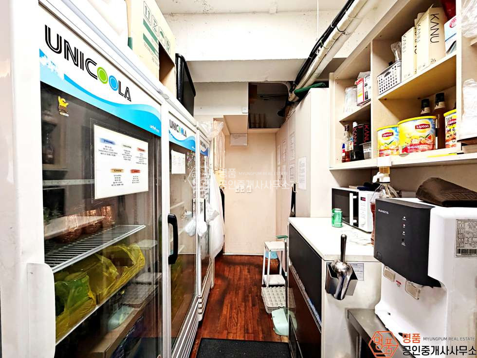 서울 강남구 신사동 30P 상가 I 세로수길 I 메인상권 I 통창2층 I 유동인구多 월세 매물번호 10668 사진 8
