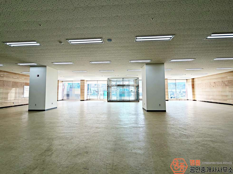 서울 강남구 논현동 112P 대형평수 I 신논현초역세 I 대로변 I 1층상가 월세 매물번호 10677 사진 4