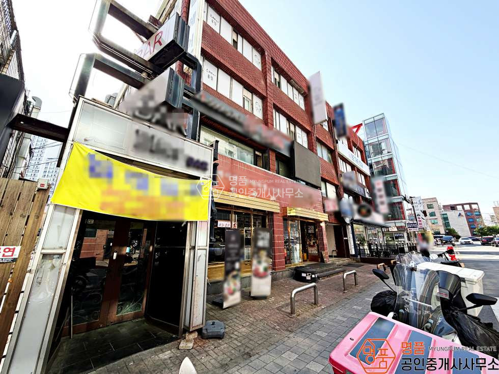 서울 서초구 서초동 64P 상가 l 신논현초역세 l 단독출입구 l 무권리 l 유동인구 多 월세 매물번호 10705 사진 1