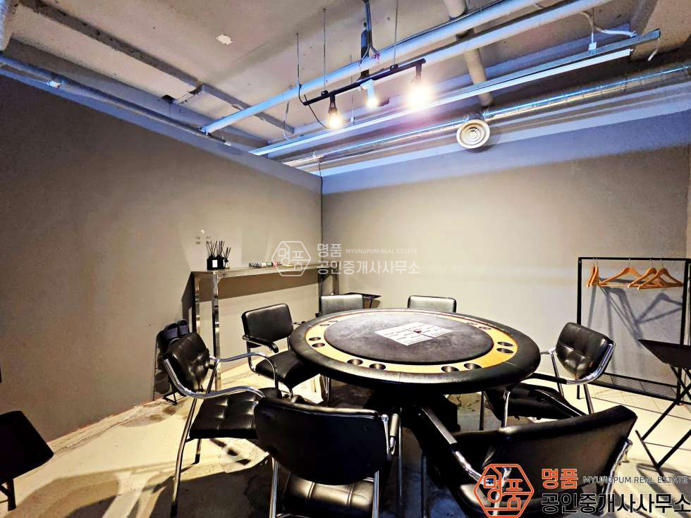 서울 강남구 논현동 사진有 I 41P 지하상가 I 논현역세 I 내부깔끔 I 단독출입구 월세 매물번호 10758 사진 1