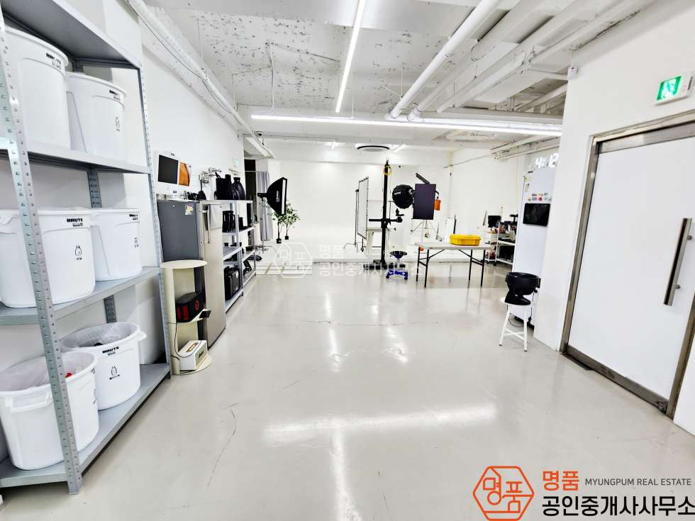 서울 강남구 논현동 논현역 인근 I 높은 층고 I 스튜디오 추천 I 지하 상가 월세 매물번호 10798 사진 1