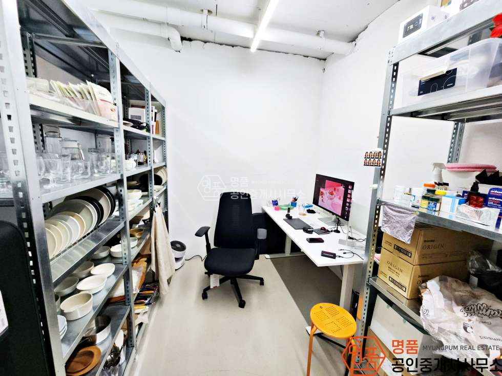 서울 강남구 논현동 논현역 인근 I 높은 층고 I 스튜디오 추천 I 지하 상가 월세 매물번호 10798 사진 6