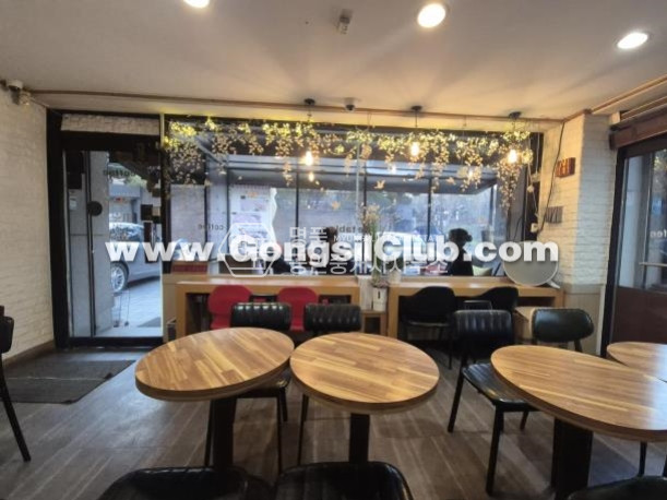 서울 강남구 논현동 13P 카페 I 논현역 도보 1분 I 이면도로 I 초역세권 월세 매물번호 10952 사진 2