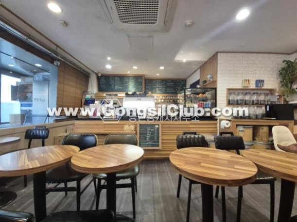 서울 강남구 논현동 13P 카페 I 논현역 도보 1분 I 이면도로 I 초역세권 월세 매물번호 10952 사진 3